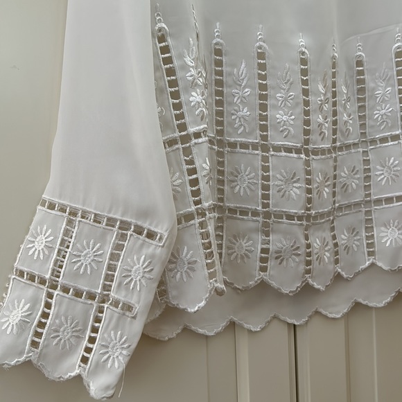 White t-shirt - Picture 2 of 5